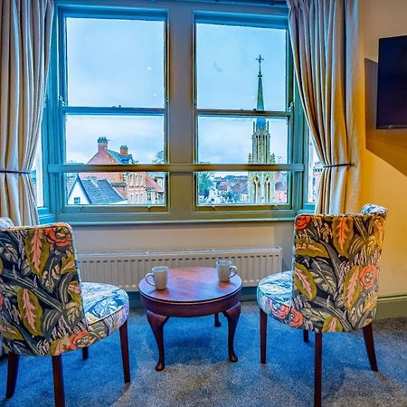 The Crown Hotel Гластонбері Екстер'єр фото
